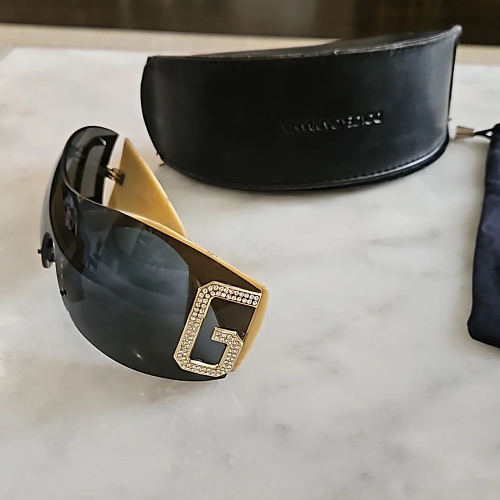 Vintage Y2K Dolce and Gabbana Sheild sunglasses